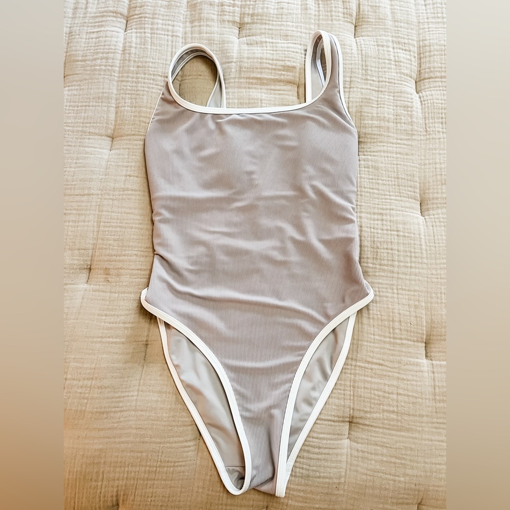LainSnow One Piece - L